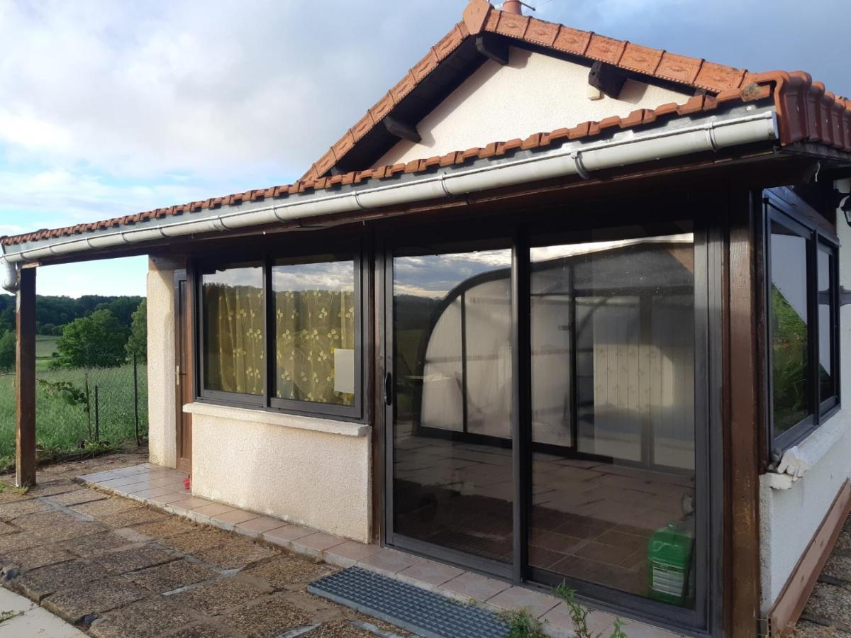 Maison A La Campagne Avec Piscine Flayat Екстериор снимка