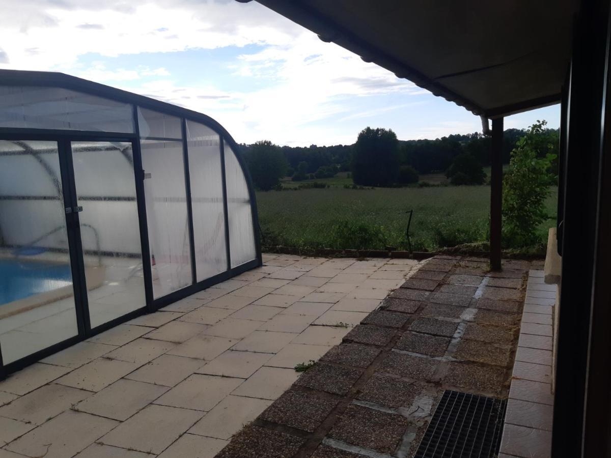 Maison A La Campagne Avec Piscine Flayat Екстериор снимка