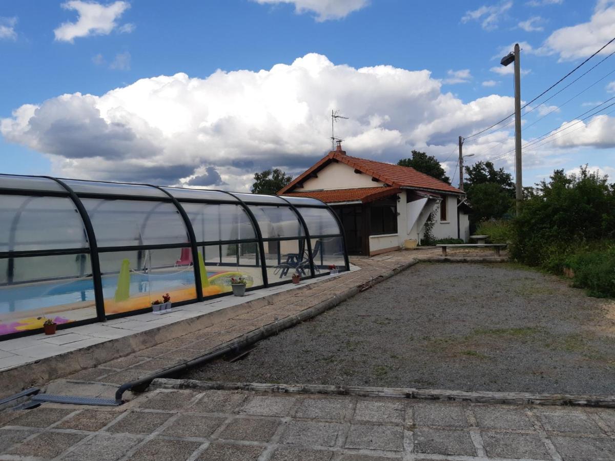 Maison A La Campagne Avec Piscine Flayat Екстериор снимка
